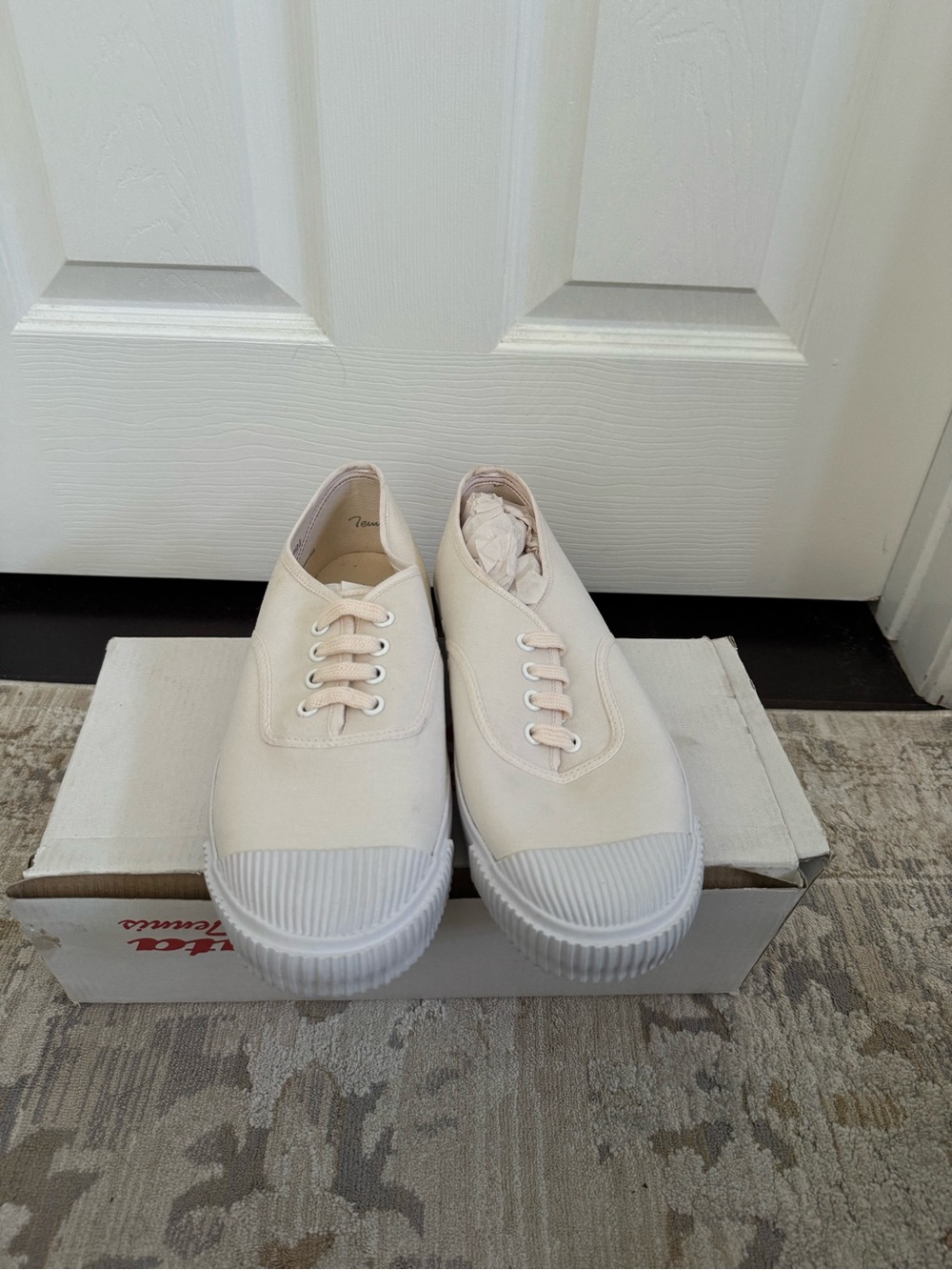 Women's Low-Top Canvas Sneakers in Light Beige
